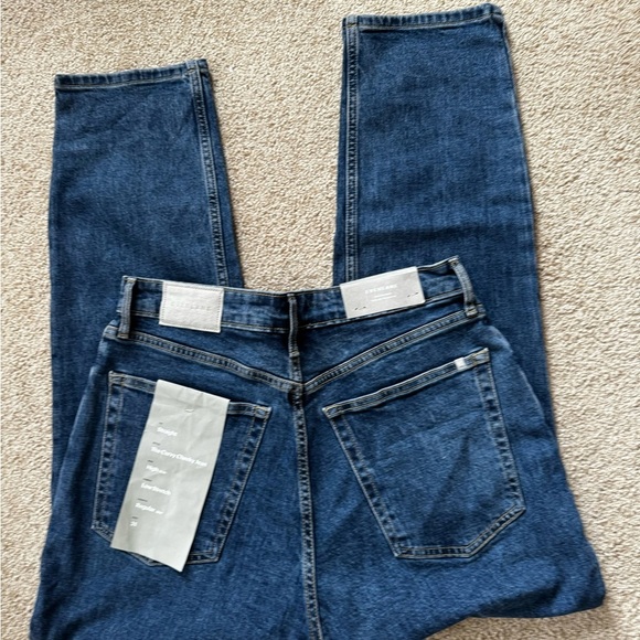 Everlane The Curvy Cheeky Straight Jeans - Picture 8 of 14